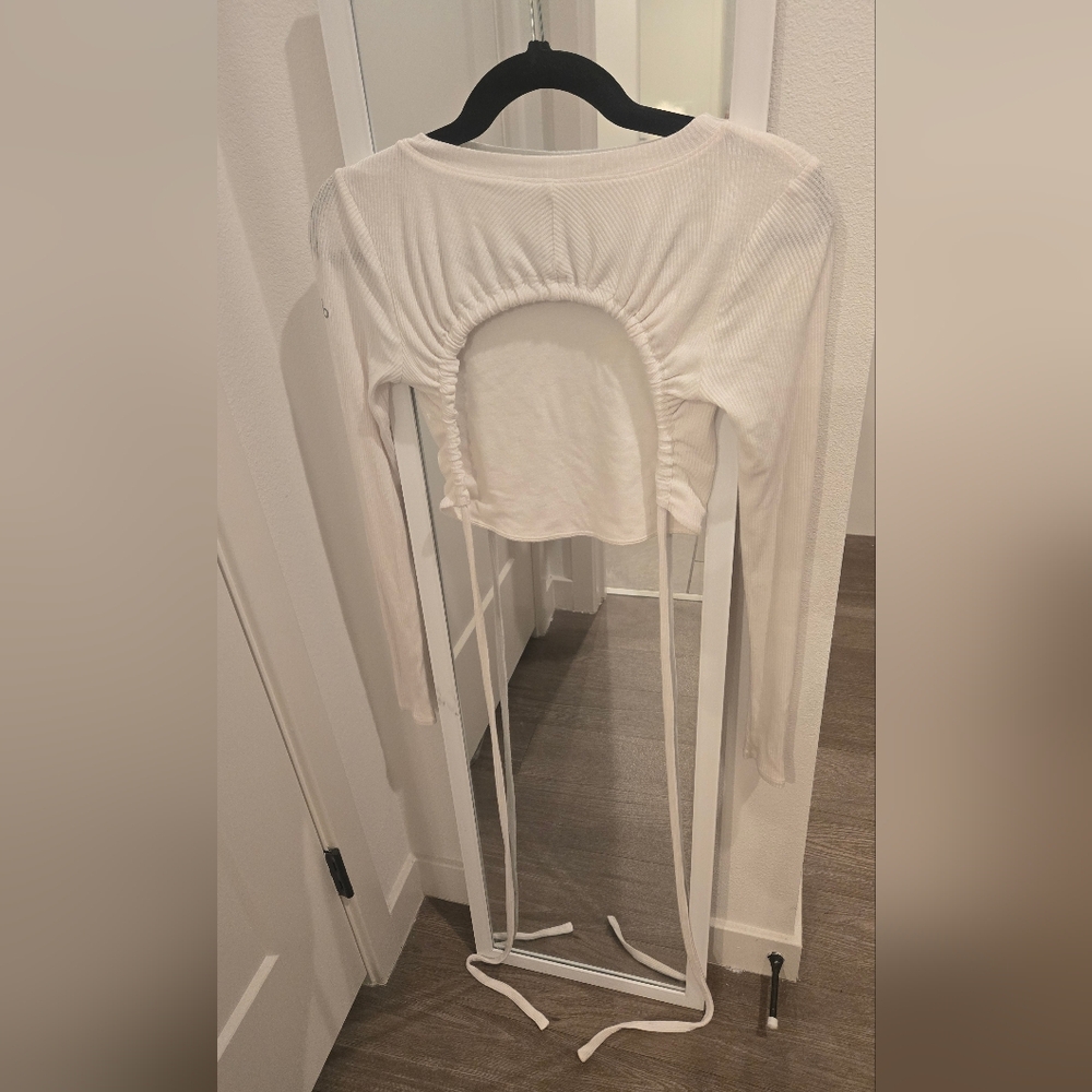 ALO YOGA Ribbed Manifest Long Sleeve, White Crop Top - Picture 6 of 10
